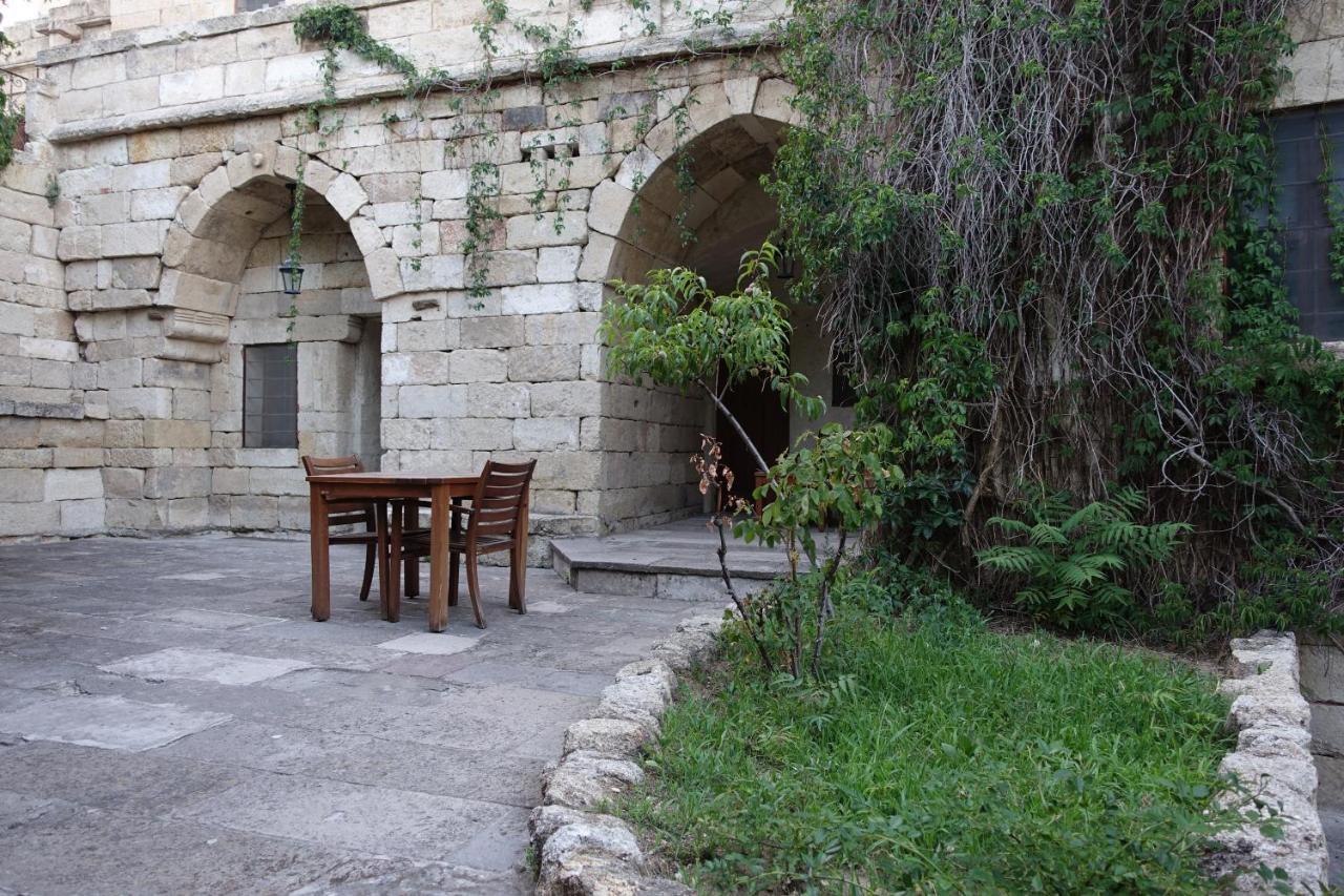 Esbelli Evi Cave Houses Urgup Exterior photo