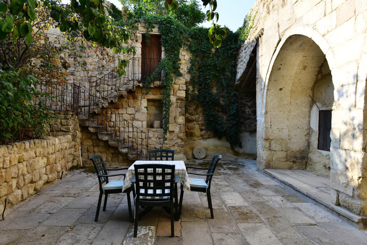 Esbelli Evi Cave Houses Urgup Exterior photo